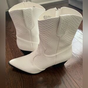 Coconuts by Matisse Cowboy Boots